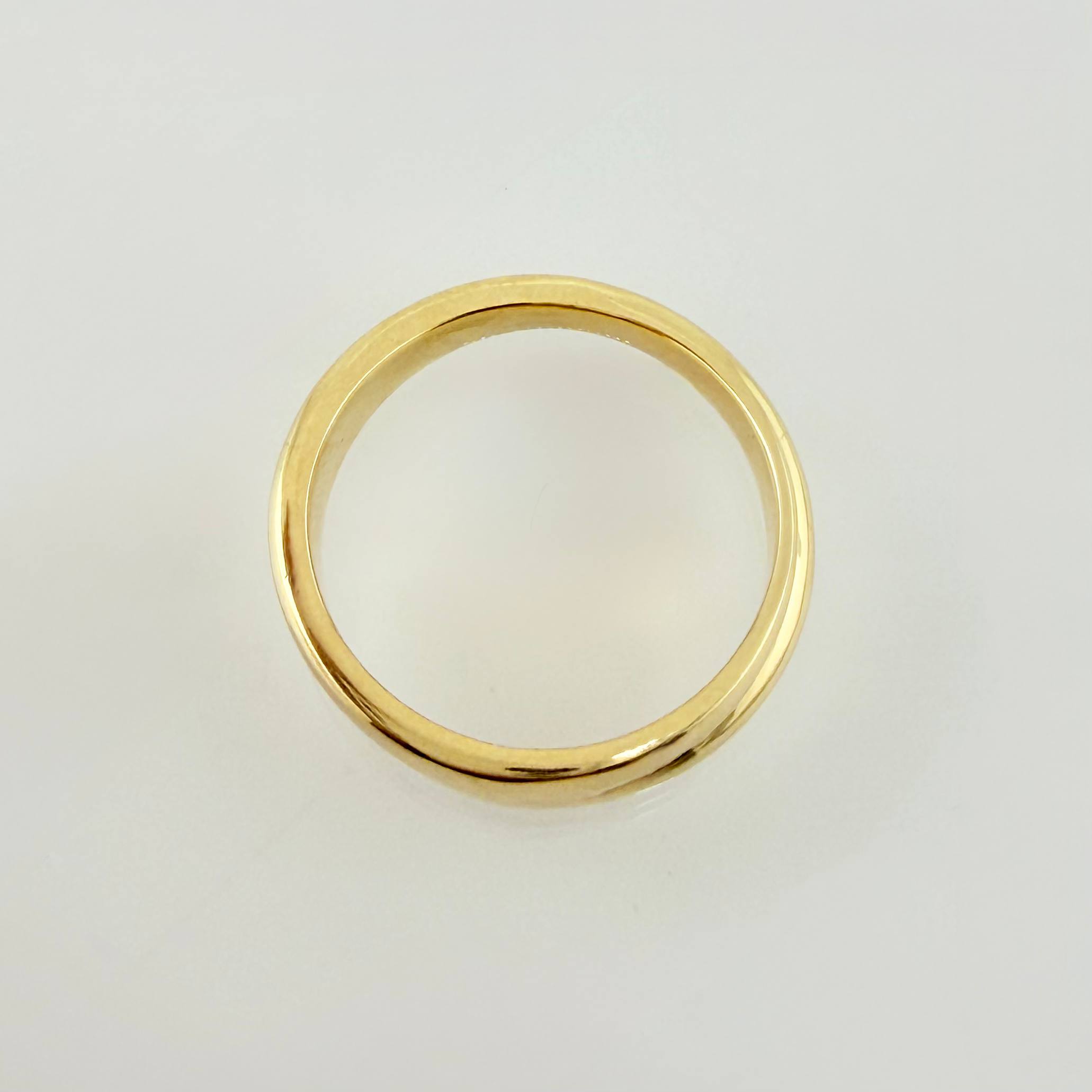 Anillo Argolla Bulto Central 5.85gr / T8 1/4 / Oro Amarillo 18K ©