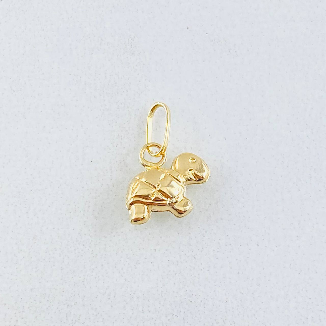 Pendant Turtle 0.25gr / 1/2 in / 18K Yellow Gold