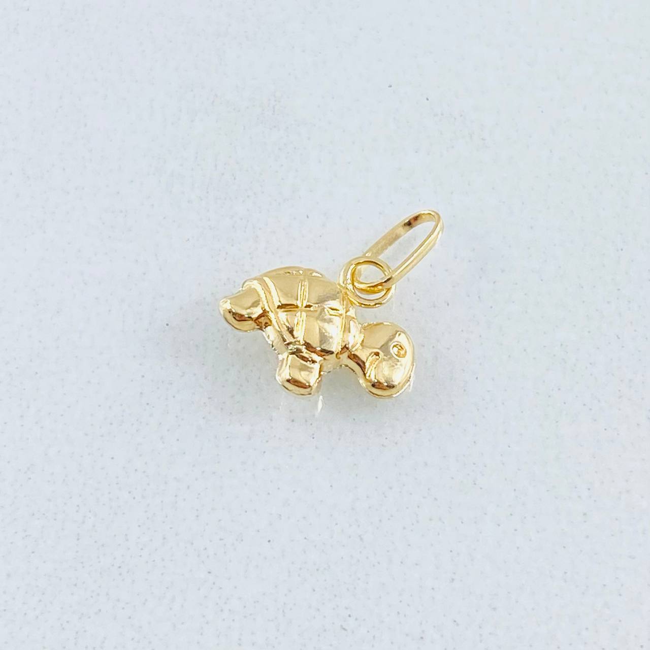 Dije Tortuga 0.3gr / 1/2 in / Oro Amarillo 18K