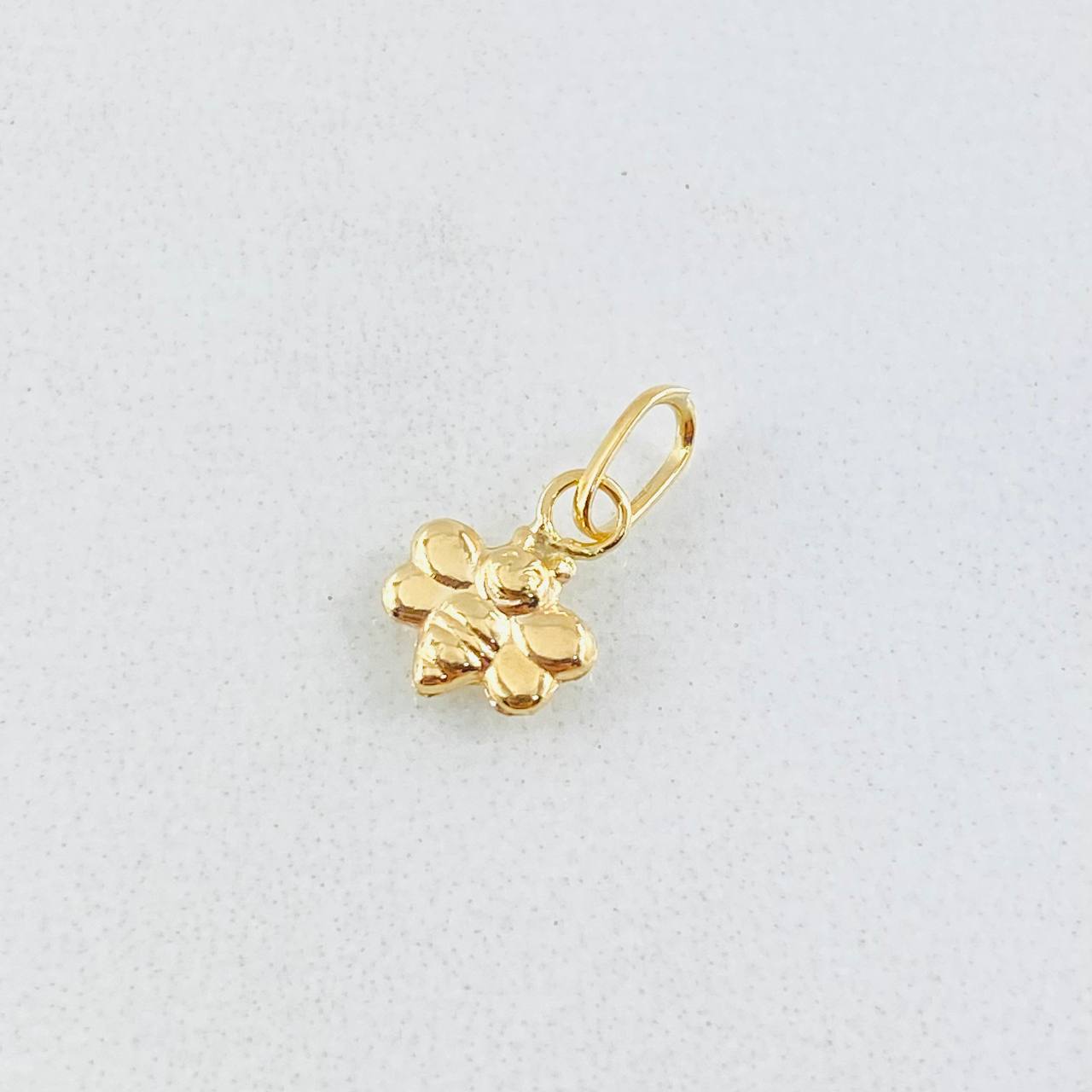 Bee Pendant 0.2gr / 0.5in / 18K Gold