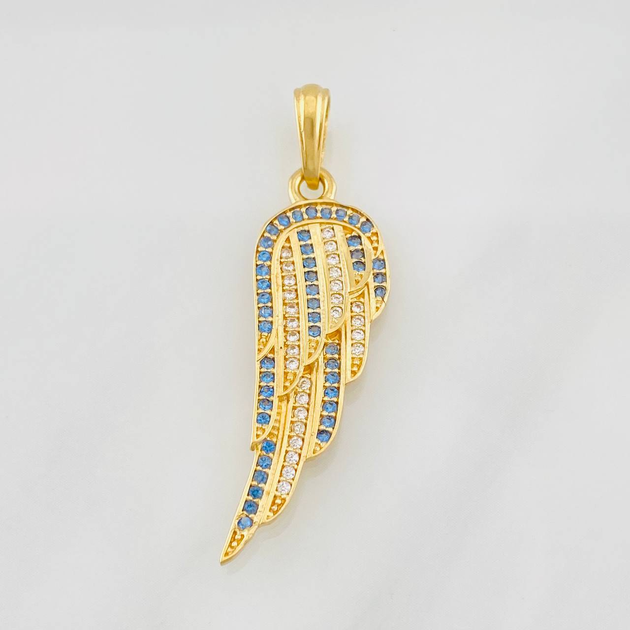 Dije Ala 2.85g / 1 1/2 in Oro Amarillo 18K
