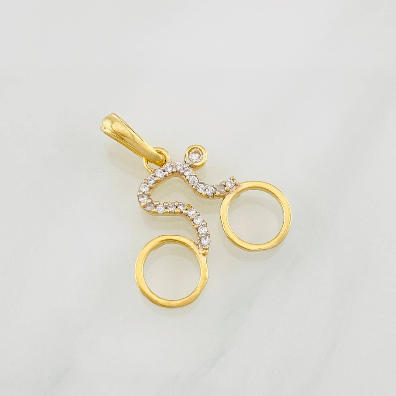 Cyclist Pendant 1.55g / 3/4 in Yellow Gold 18K