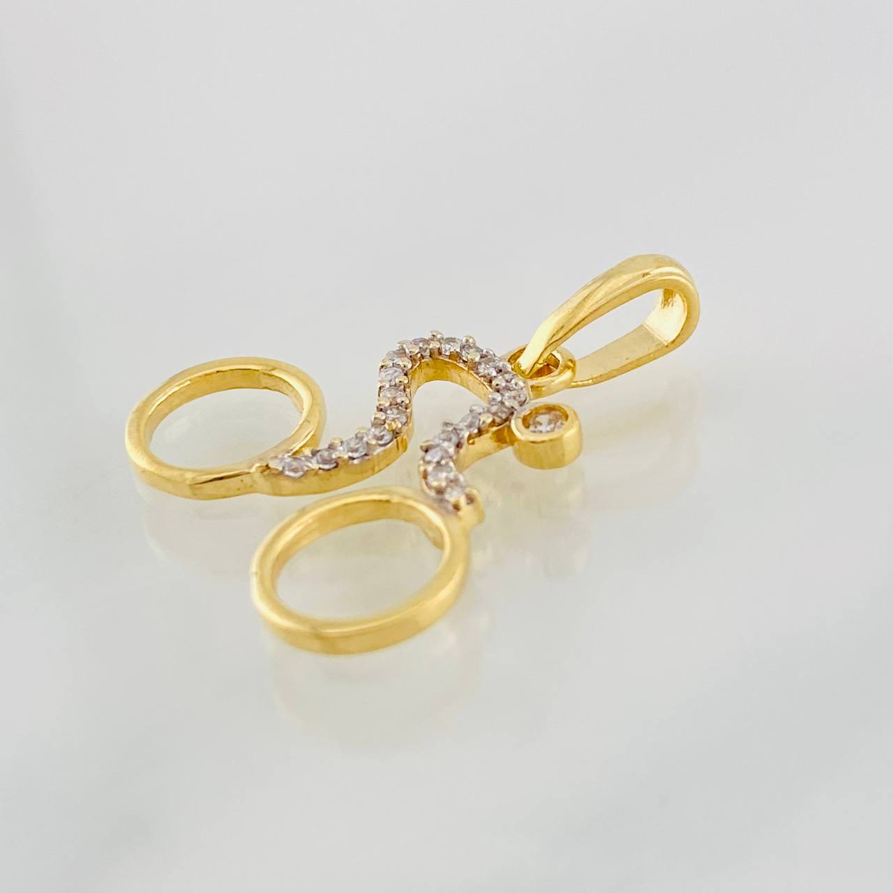 Cyclist Pendant 1.55g / 3/4 in Yellow Gold 18K