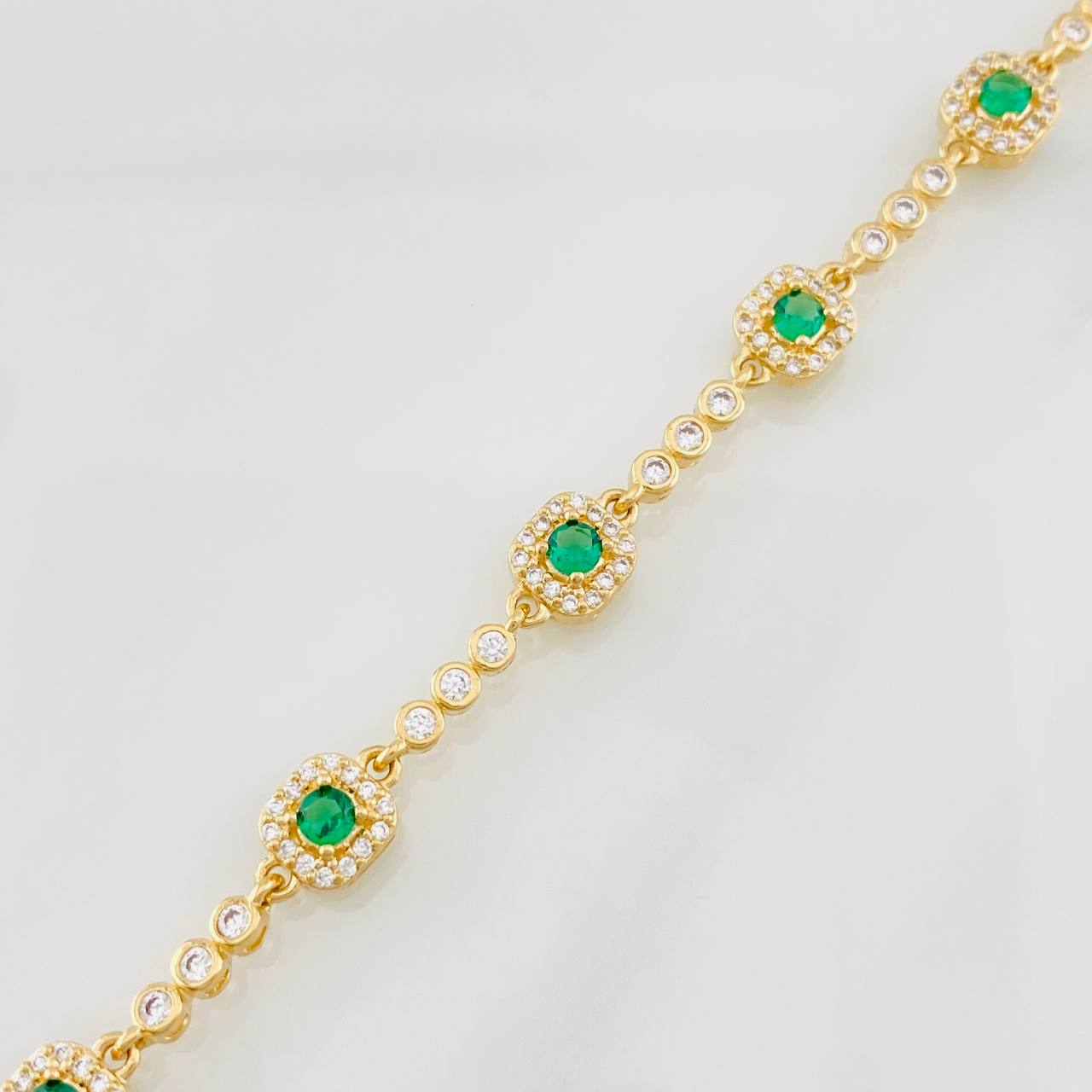 Pulso Halo 9.55g / 7 in / 2.6mm Oro Amarillo 18K