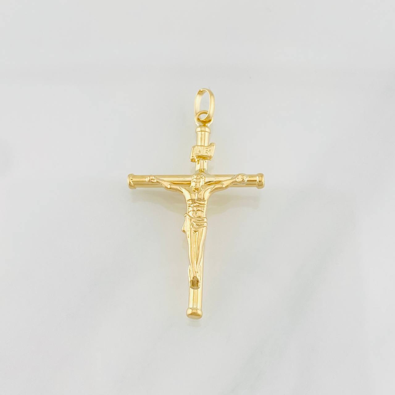 Dije Cruz Cristo 1.4g / 1 1/2 in Oro Amarillo 18K