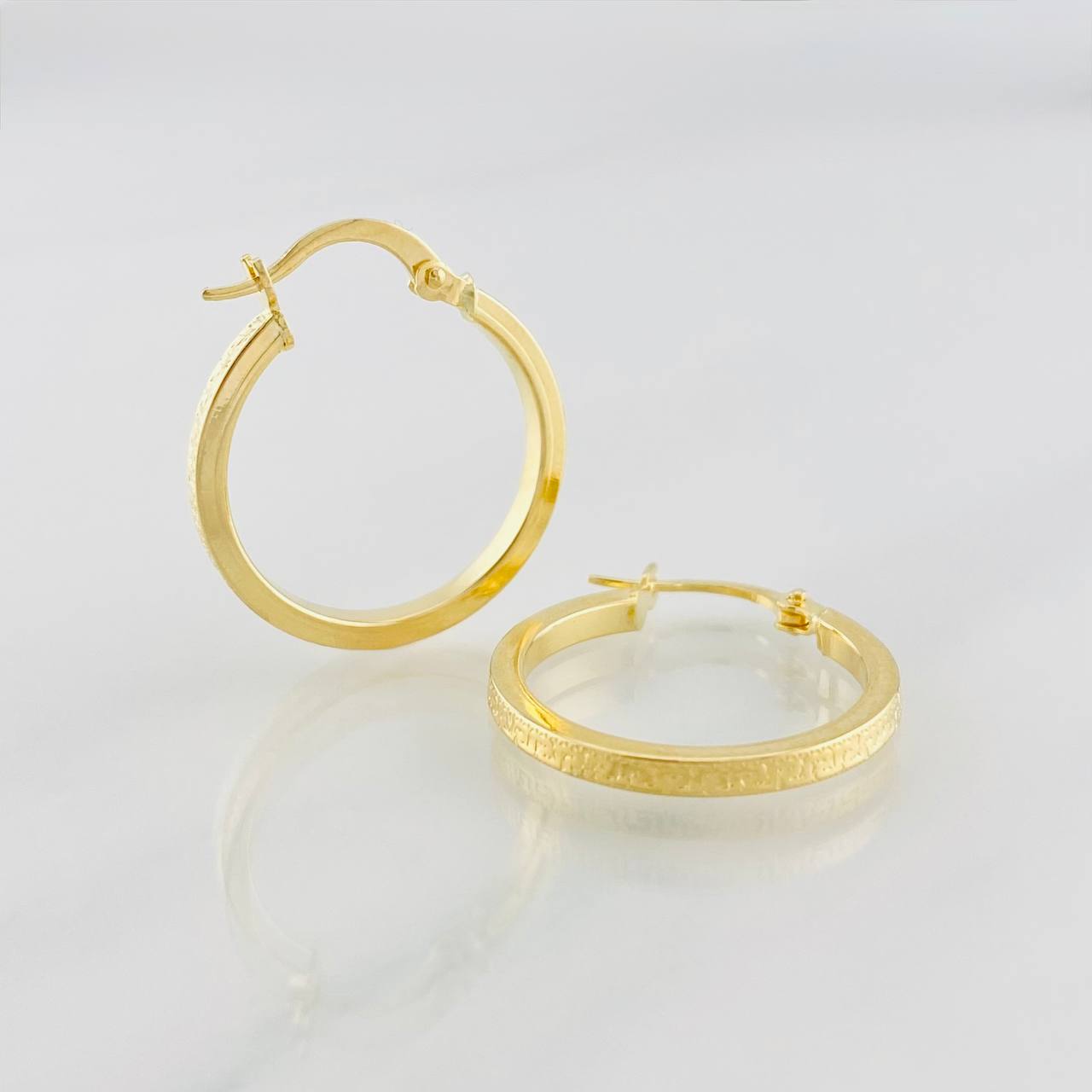 Candongas Tribal 1.65g / 3/4 in Oro Amarillo 18K