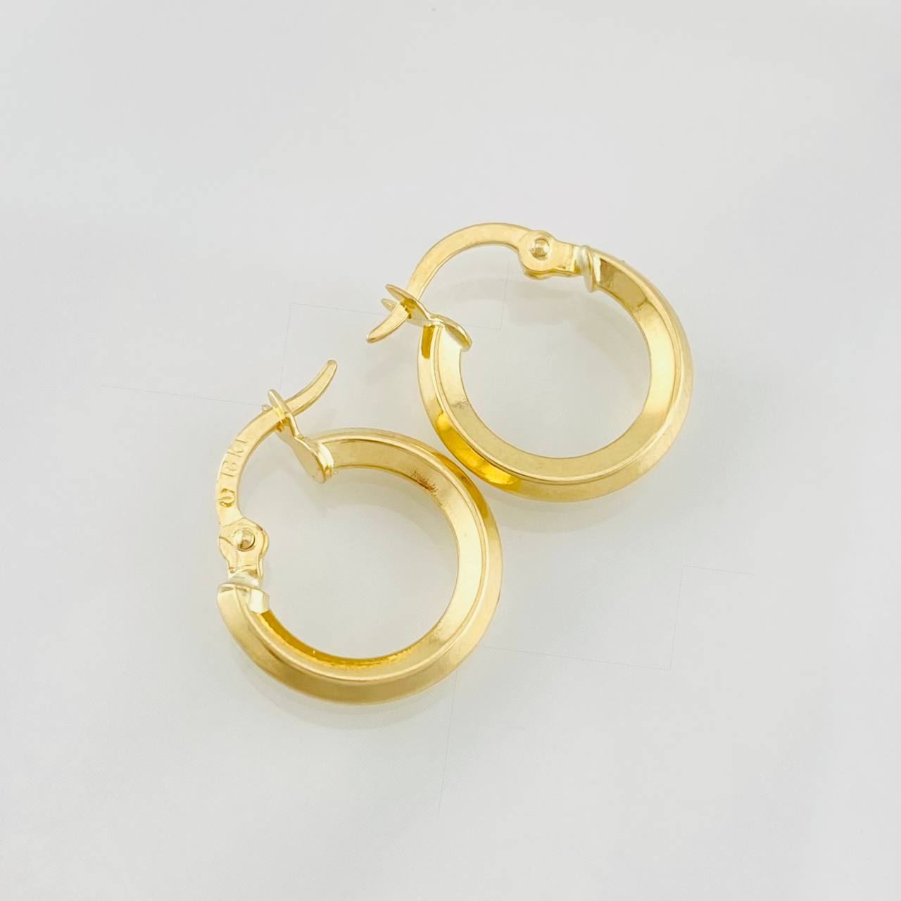 Candongas Clau 1g / 1/2 in Oro Amarillo 18K