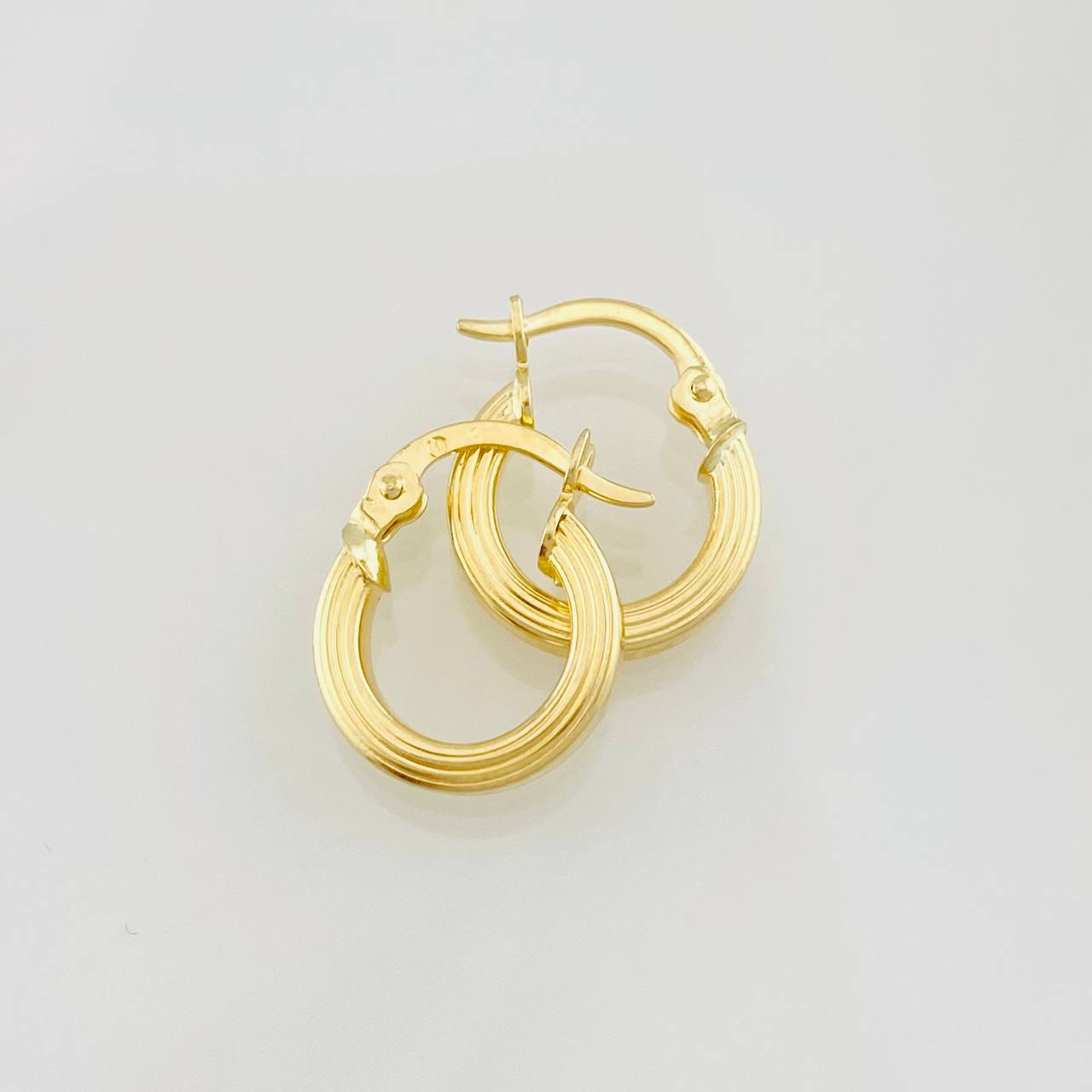 Candongas Winter 1.05g / 1/2 in Oro Amarillo 18K