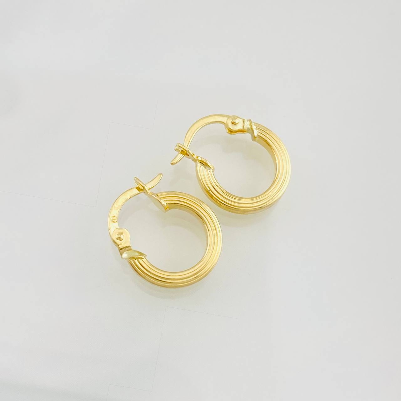 Candongas Winter 1.05g / 1/2 in Oro Amarillo 18K