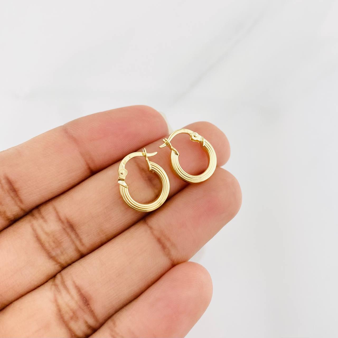 Candongas Winter 1.05g / 1/2 in Oro Amarillo 18K