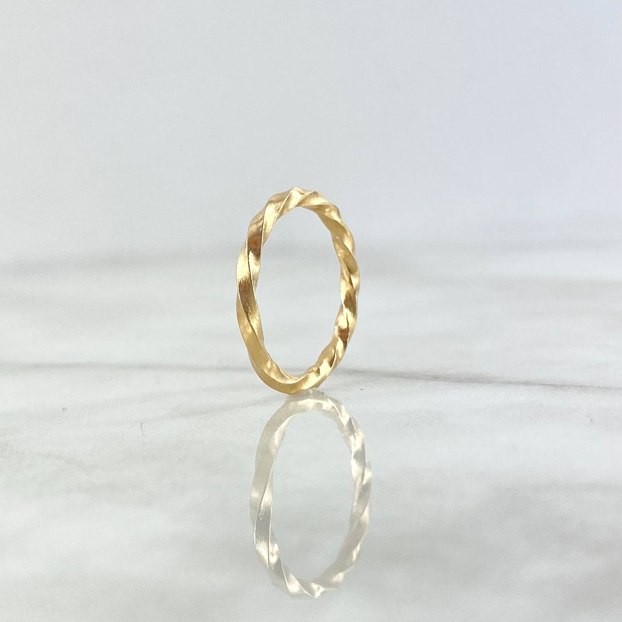 Twisted Ring 1.8gr / T4 1/2 / Yellow Gold