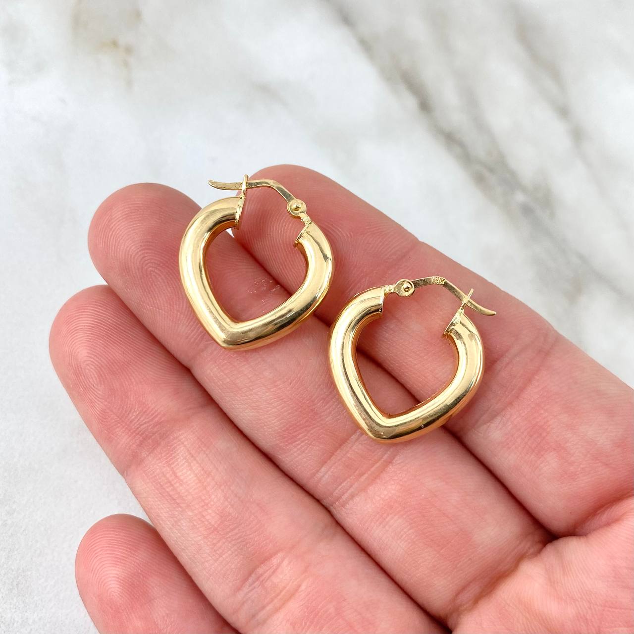 Candongas Corazon Liso 2.15gr / 3/4 in / Oro Amarillo 18K