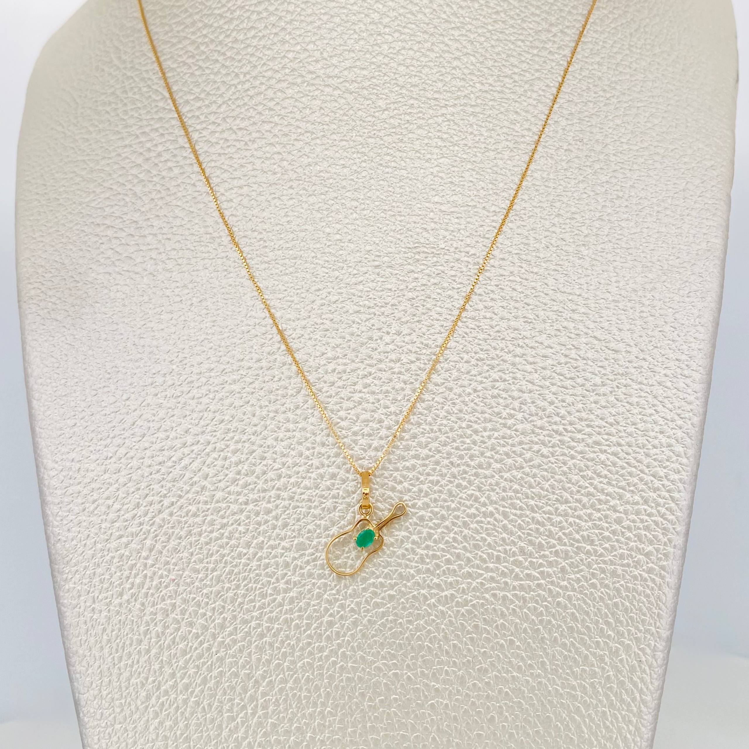 Set Venetian Chain + Violin Pendant emerald 0.5 pts / 1.35g / 15 3/4 in Yellow Gold 18K