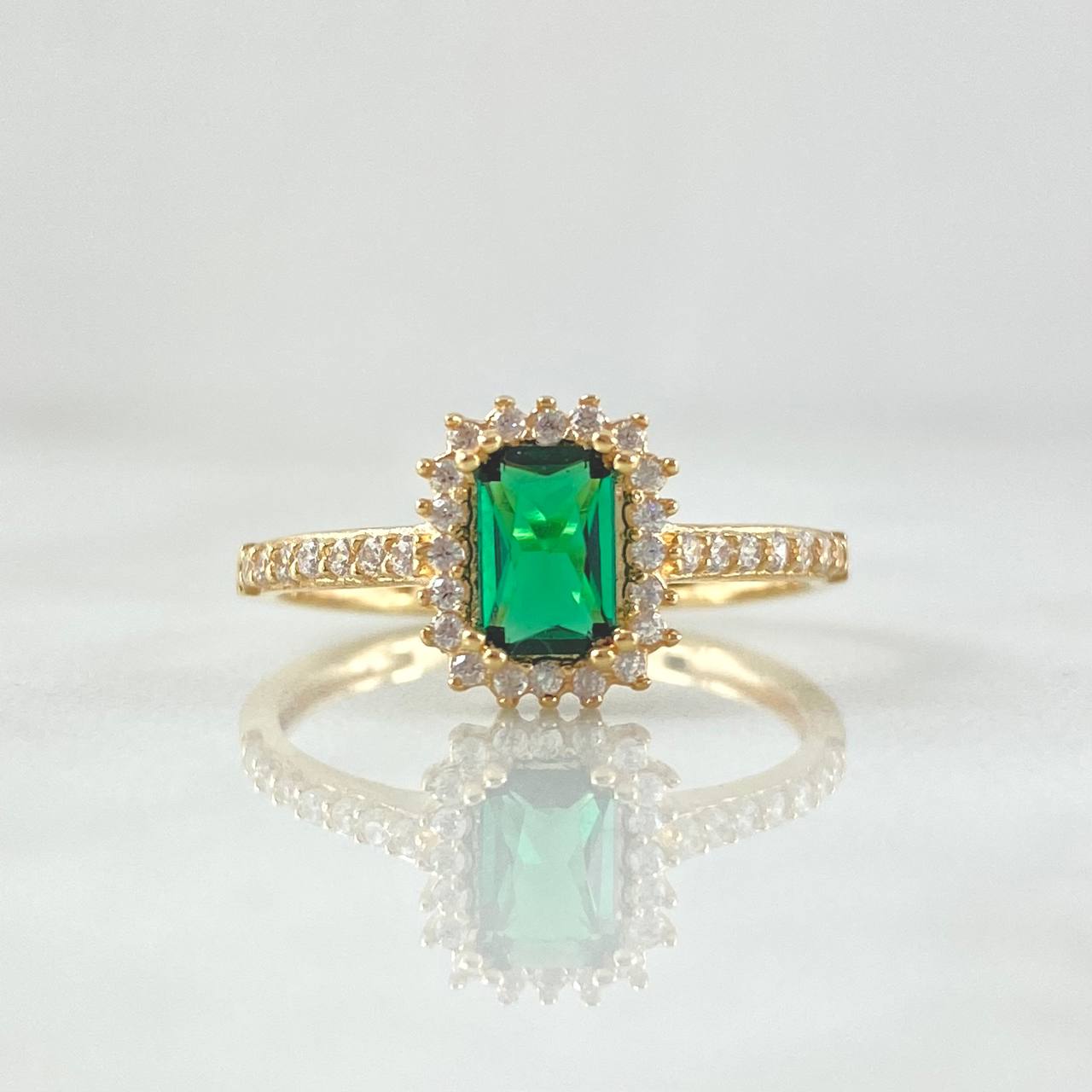 Anillo Solitario Halo Rectangular 2.5gr / T7 1/4 / Circones Blancos Verde Oro Amarillo 18K