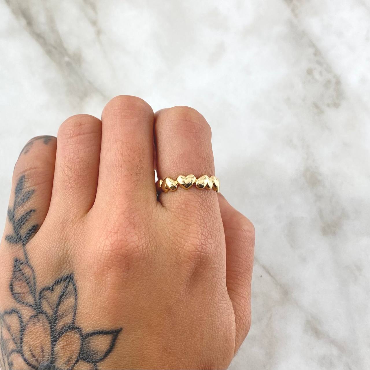 Anillo Fila Corazones 2.05gr / T6 / Liso Oro Amarillo 18K