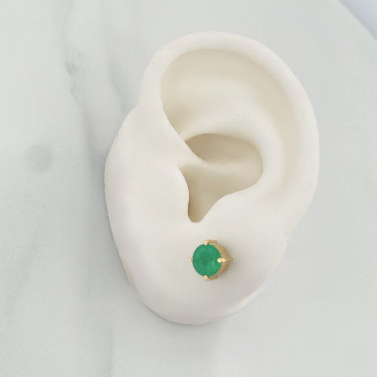 Topos Cuatro Garras Esmeraldas 155Qts 1.6 g / in / 6 mm Oro Amarillo 18K