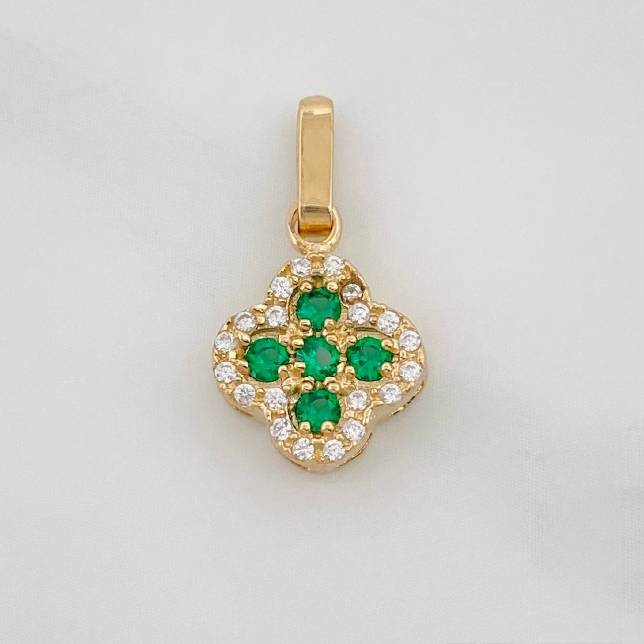 Dije Trebol 1.15 g / 3/4 in Oro Amarillo 18K