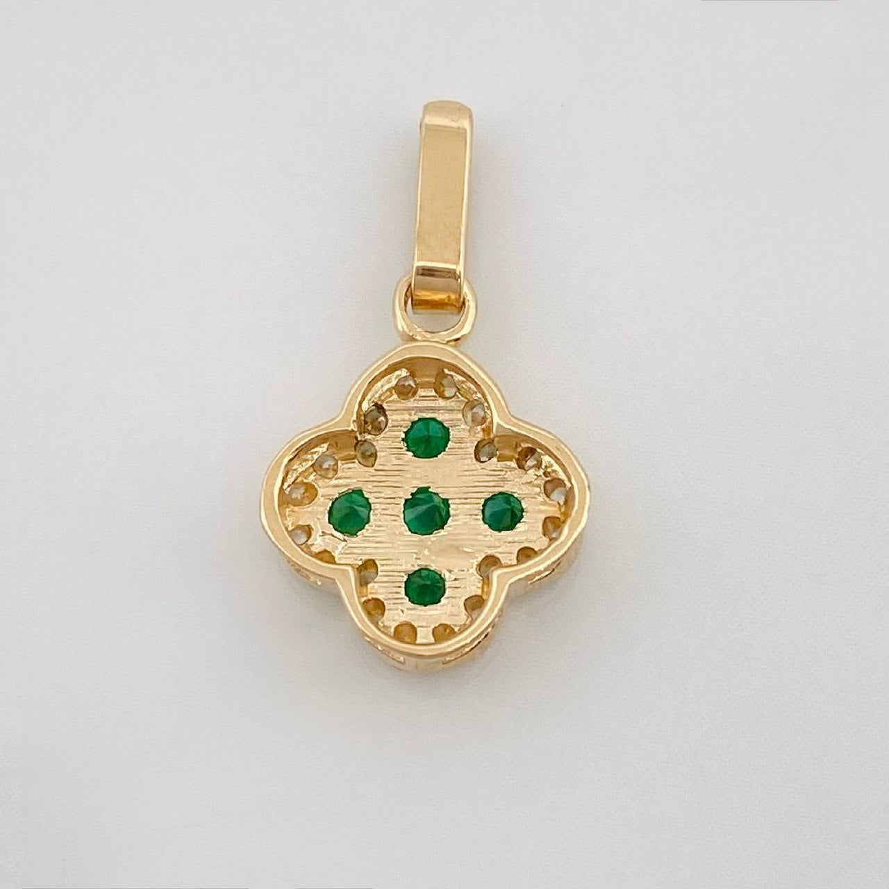 Dije Trebol 1.15 g / 3/4 in Oro Amarillo 18K