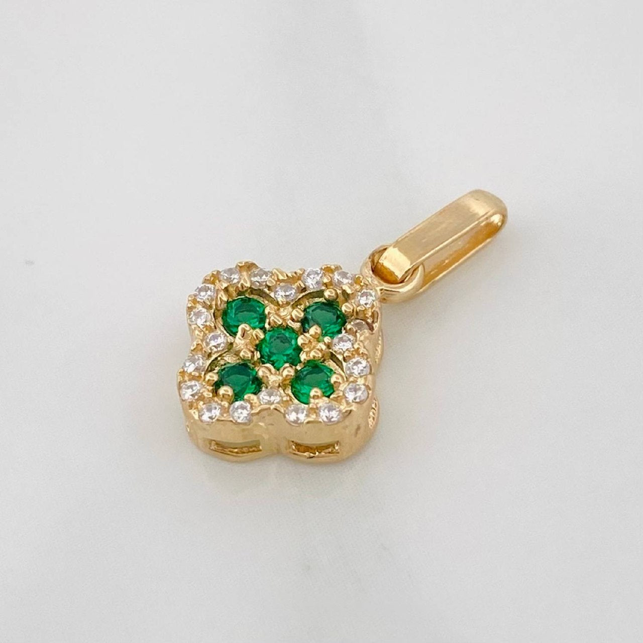 Dije Trebol 1.15 g / 3/4 in Oro Amarillo 18K