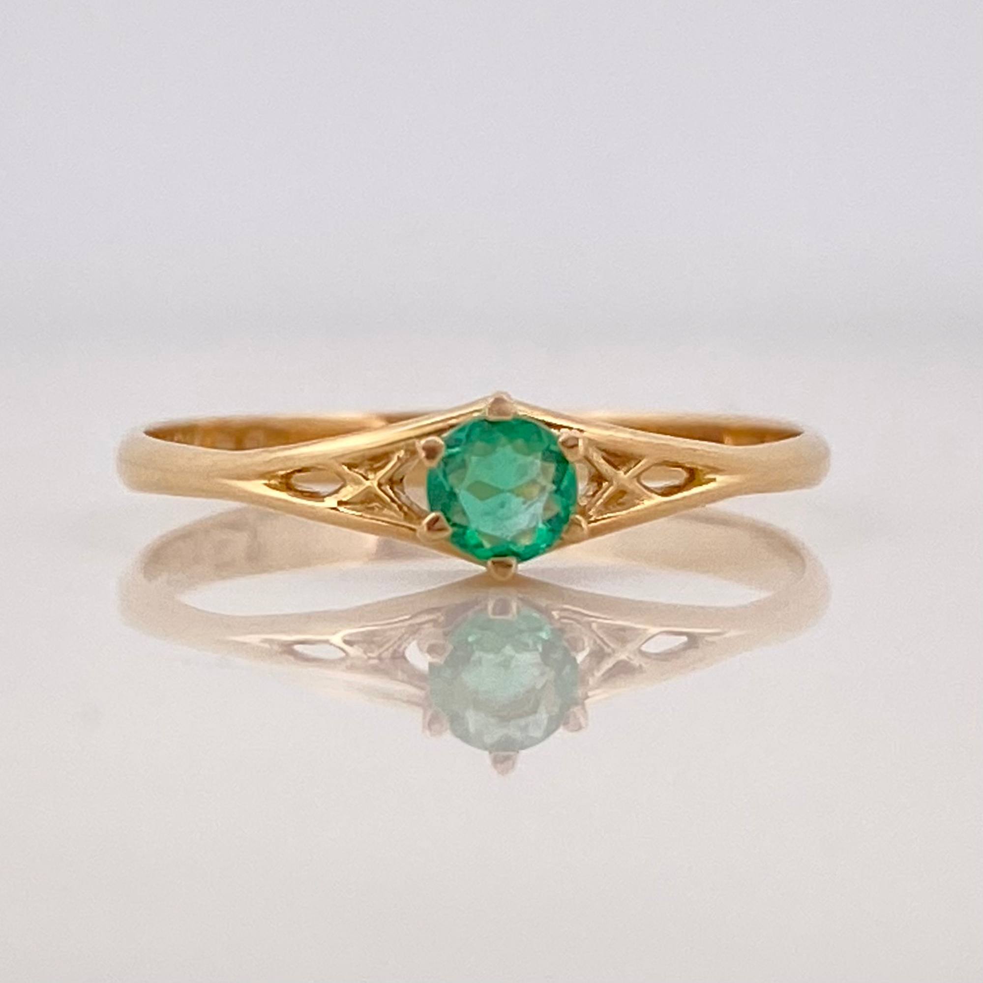 Emerald Solitaire Ring 0.17 pts Emerald 1 pts 1.5g / Size 7 Yellow Gold 18K