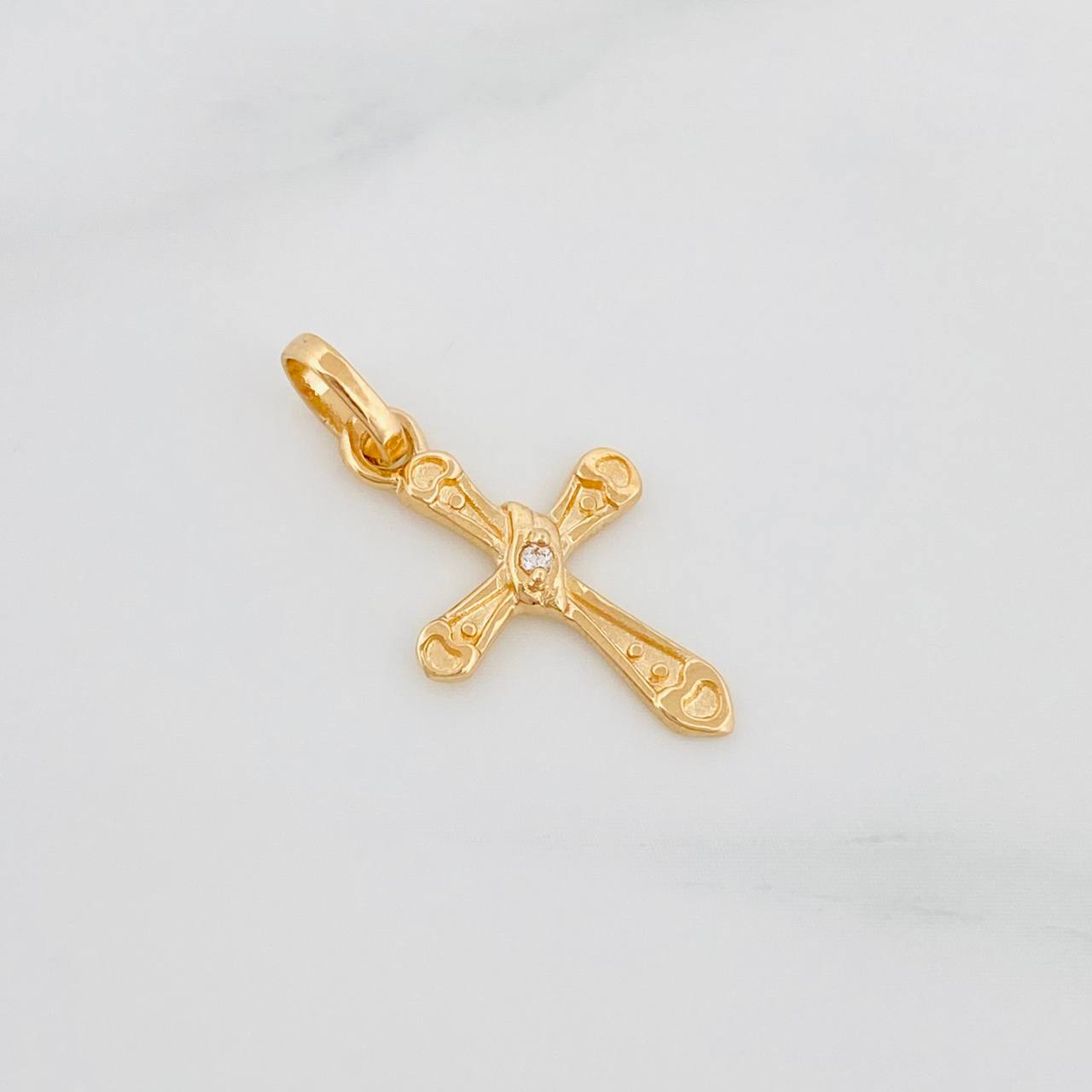 Dije Cruz 0.85 g / 3/4 in Oro Amarillo 18K