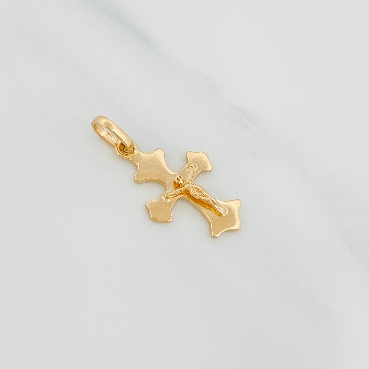 Dije Cruz Cristo 1.35 g / 1 in Oro Amarillo 18K