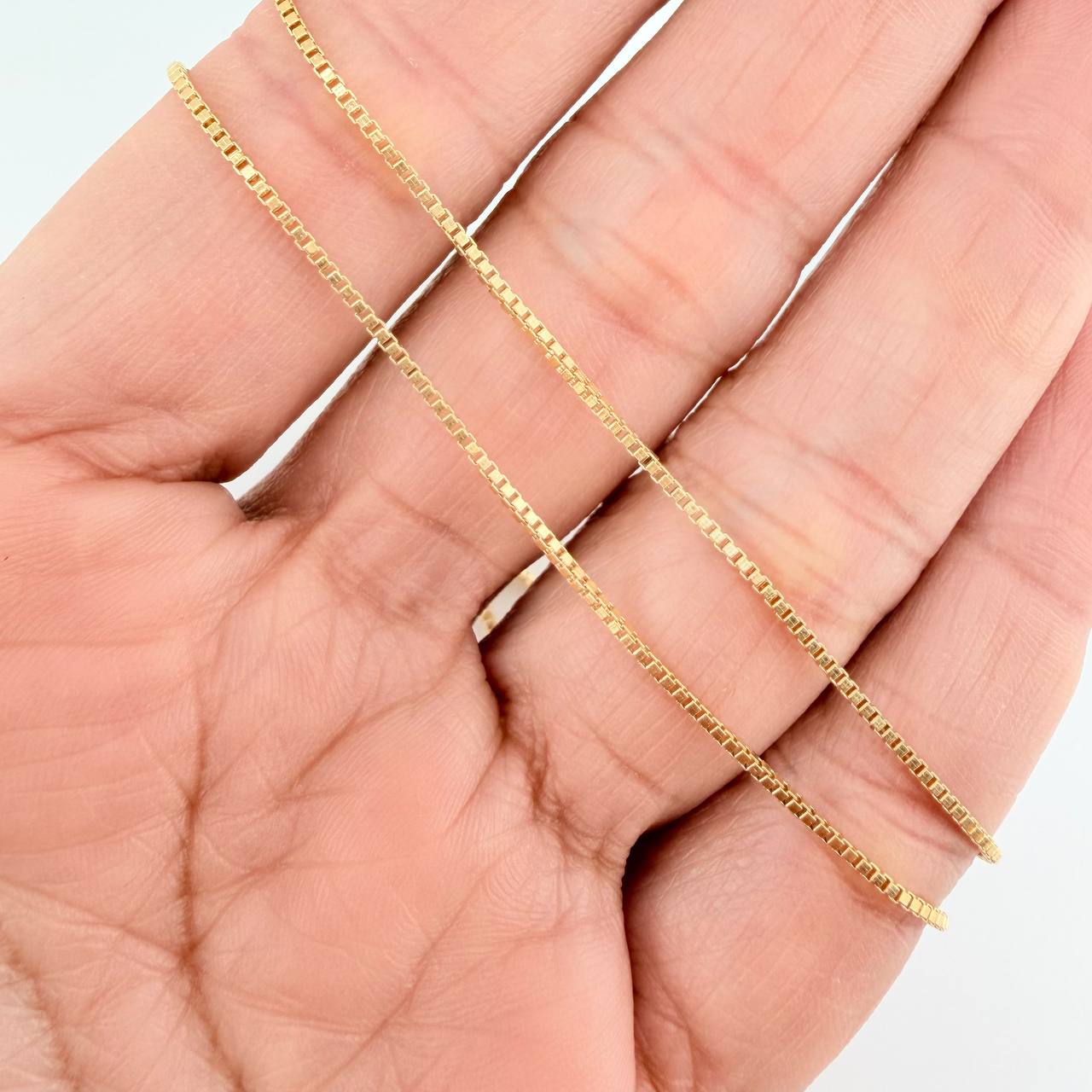 Cadena Veneciana 2.7gr / 23 1/2 in / 0.8mm Oro Amarillo +3 18K %