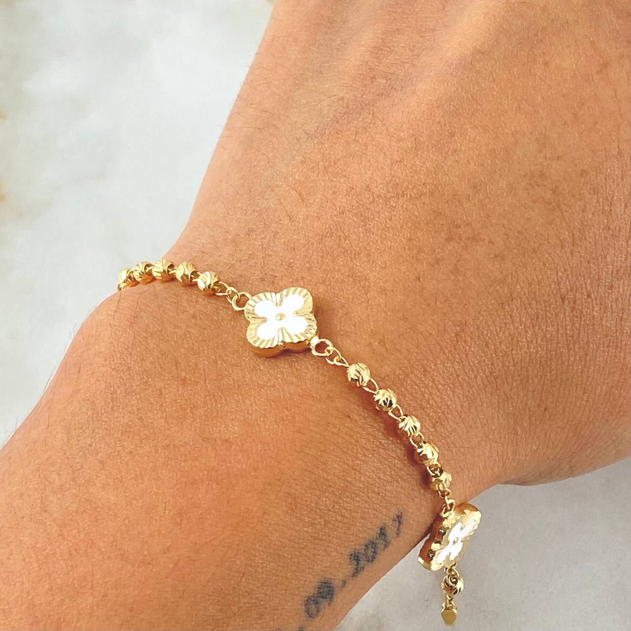 Military Clover Bracelet 4.25gr / 6.9in / 18K Gold