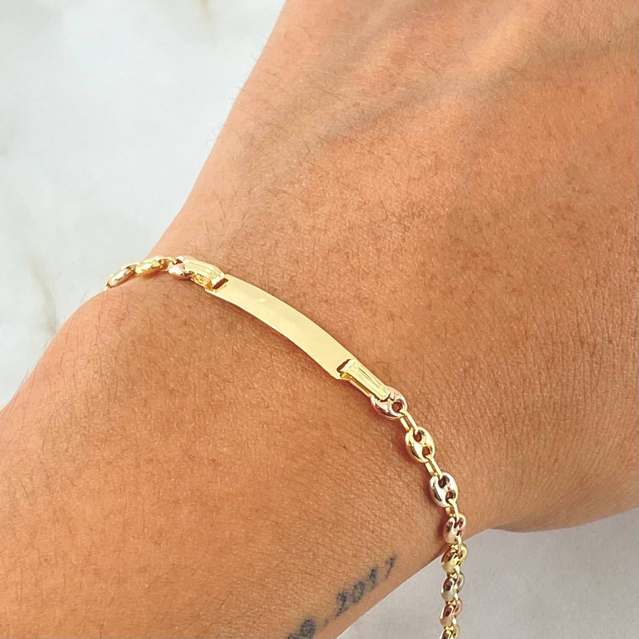 Baby Bracelet GC Rectangular Plate 1.7gr / 5.5in / 18K Gold