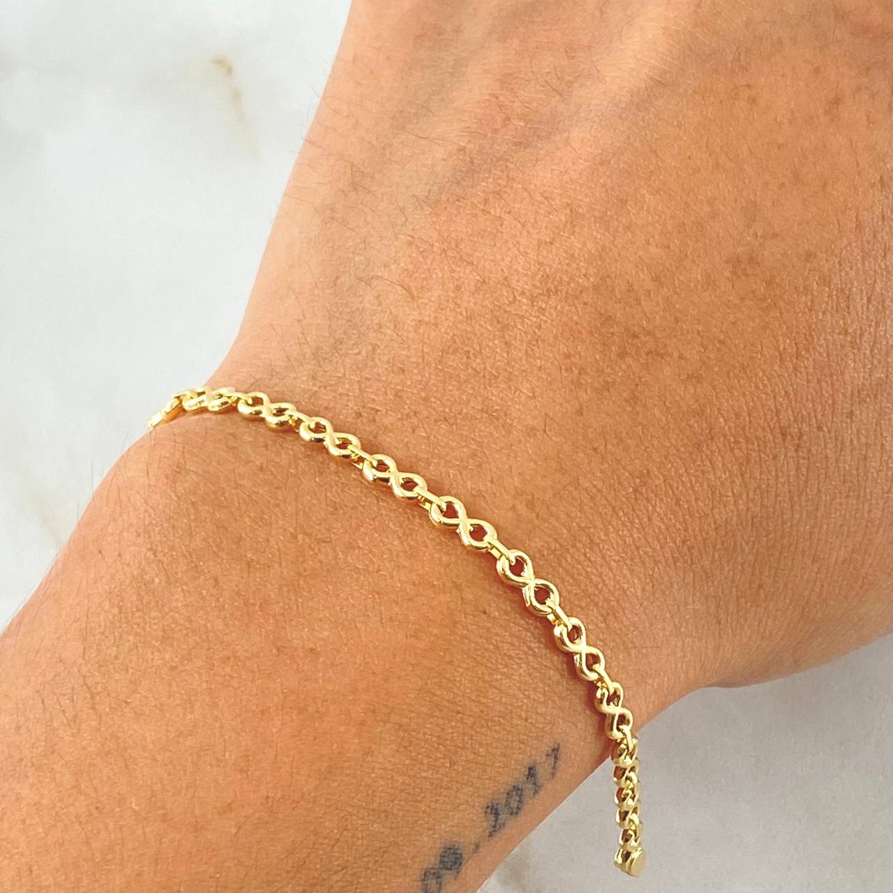 Pulso Infinito 2.35gr / 7 1/4 in / Oro Amarillo 18K