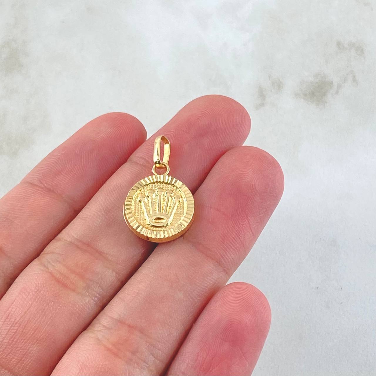 Pendant Crown Circle 1.05gr / 0.8in / 18K Gold