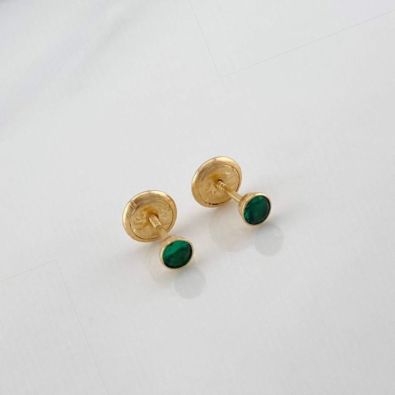 Topos Bisel 0.6 g / in / 4.4 mm Oro Amarillo 18K