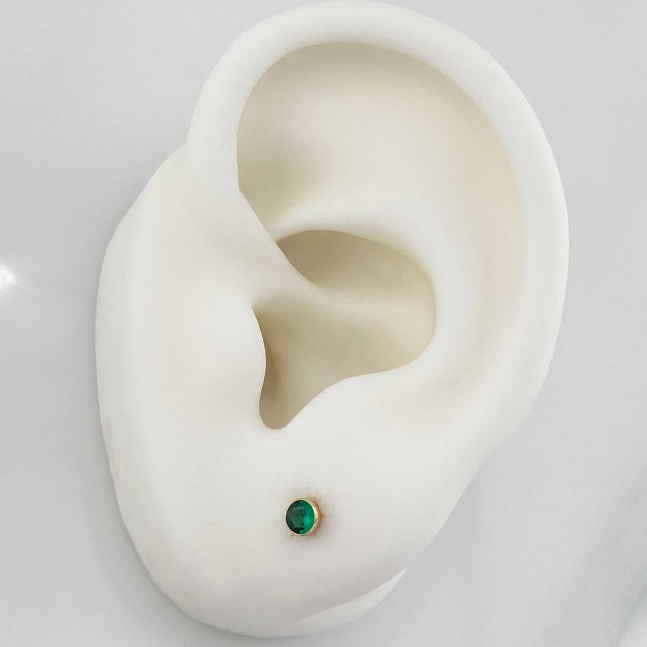 Topos Bisel 0.6 g / in / 4.4 mm Oro Amarillo 18K
