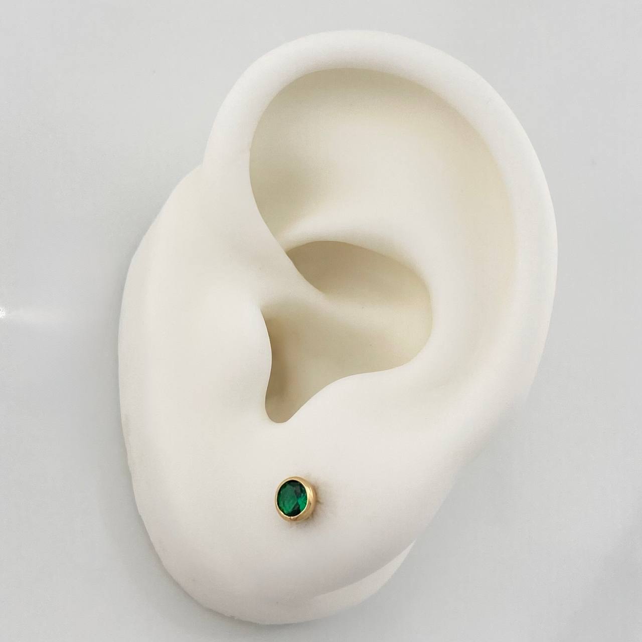 Stud Earrings Bezel 0.6 g / in / 4.08 mm Yellow Gold 18K