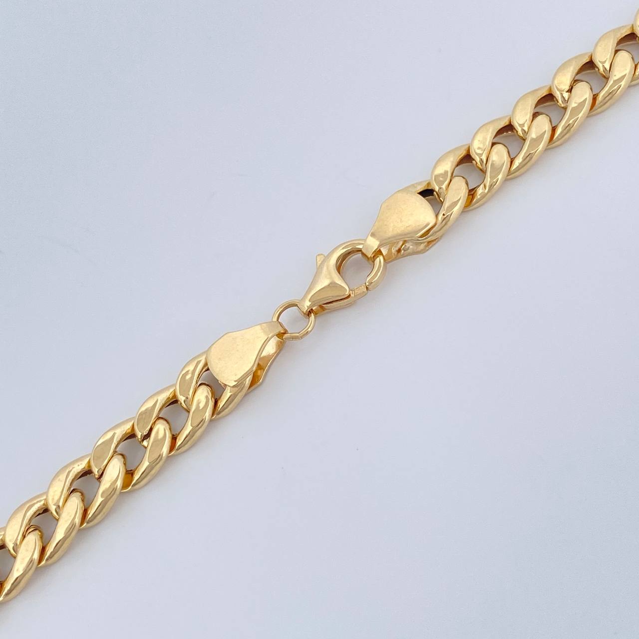 Cadena Cubana 8.9gr / 23 3/4 in / Oro Amarillo +1 18K $