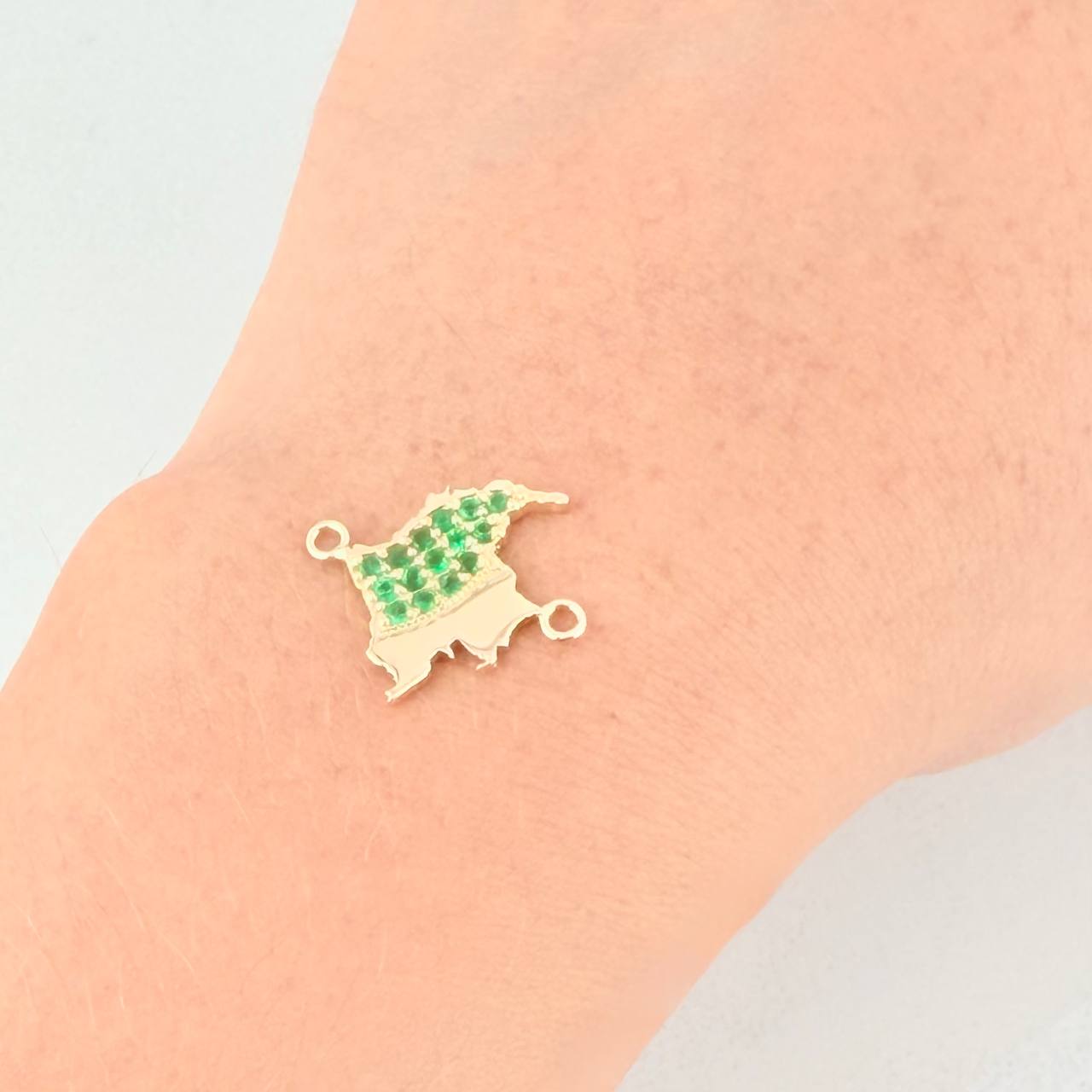 Charm Map Emeralds 27pts 1.6g / 3/4 in Yellow Gold 18K
