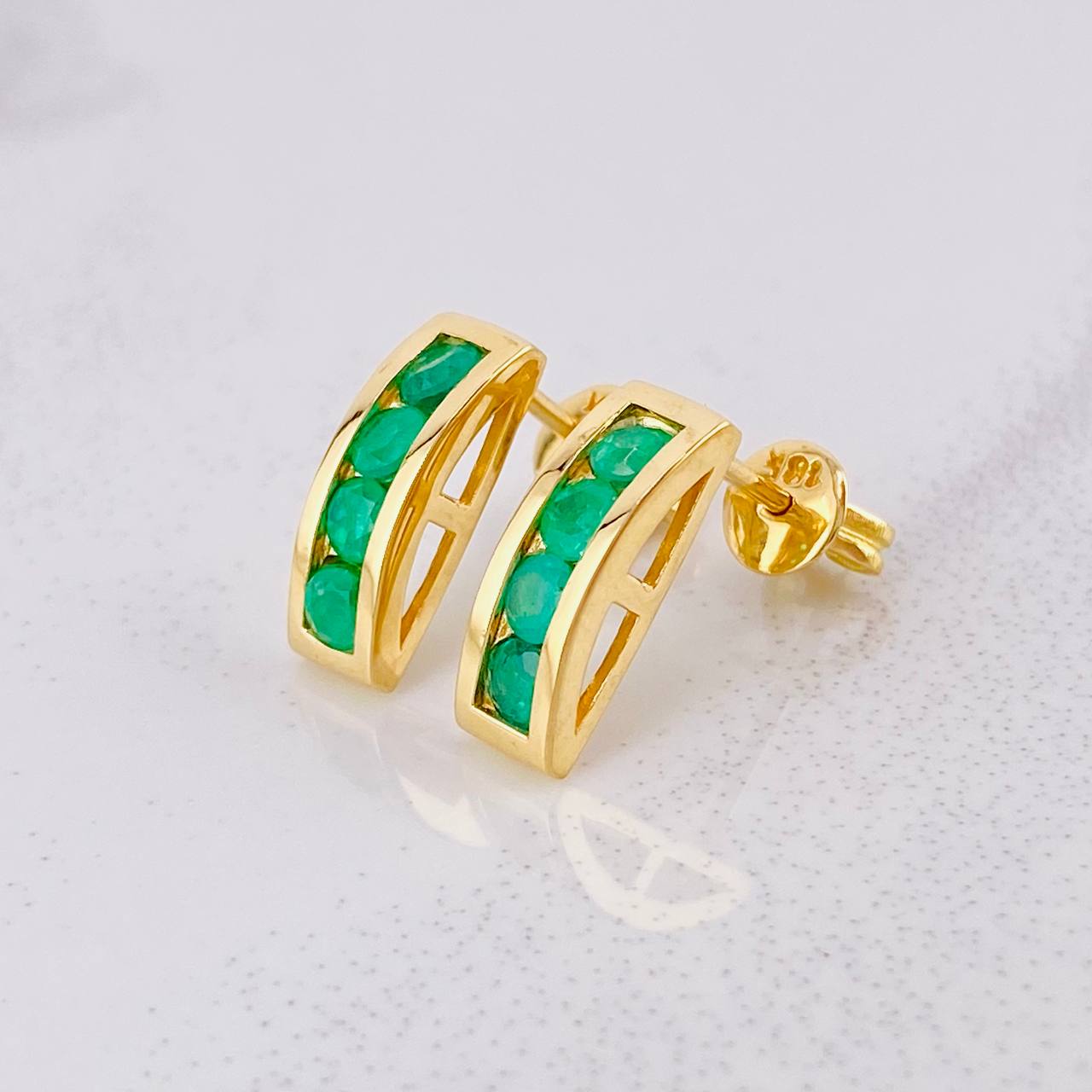 Topos Carril Esmeraldas 80pts 3.75g / in / 13.7mm Oro Amarillo 18K