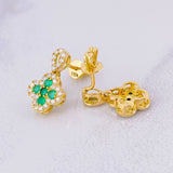 Topos Flor Borde Tupido Esmeraldas 33pts Diamantes 50pts 3.75g / in / 16.3mm Oro Amarillo 18K