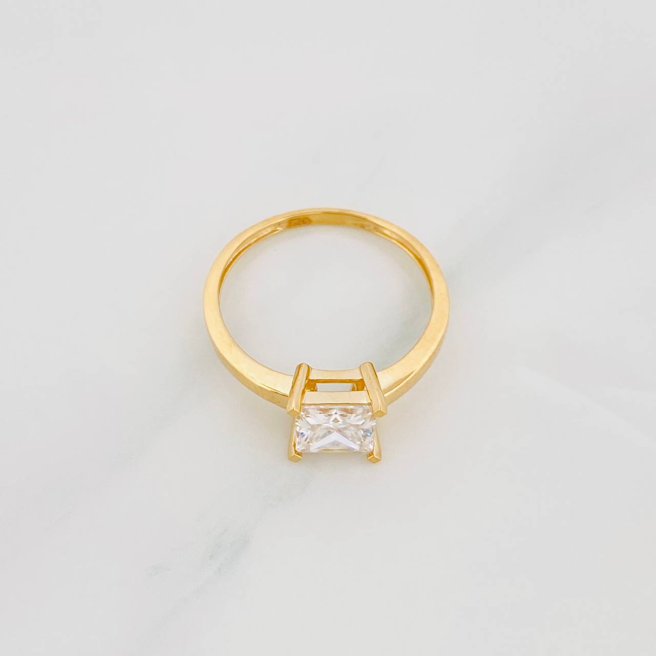 Solitaire Square Moissanite Ring 0.75 Ct 2.2g / T6 3/4 Yellow Gold 18K