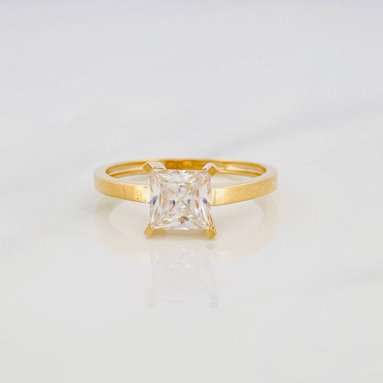 Solitaire Square Moissanite Ring 0.75 Ct 2.2g / T6 3/4 Yellow Gold 18K