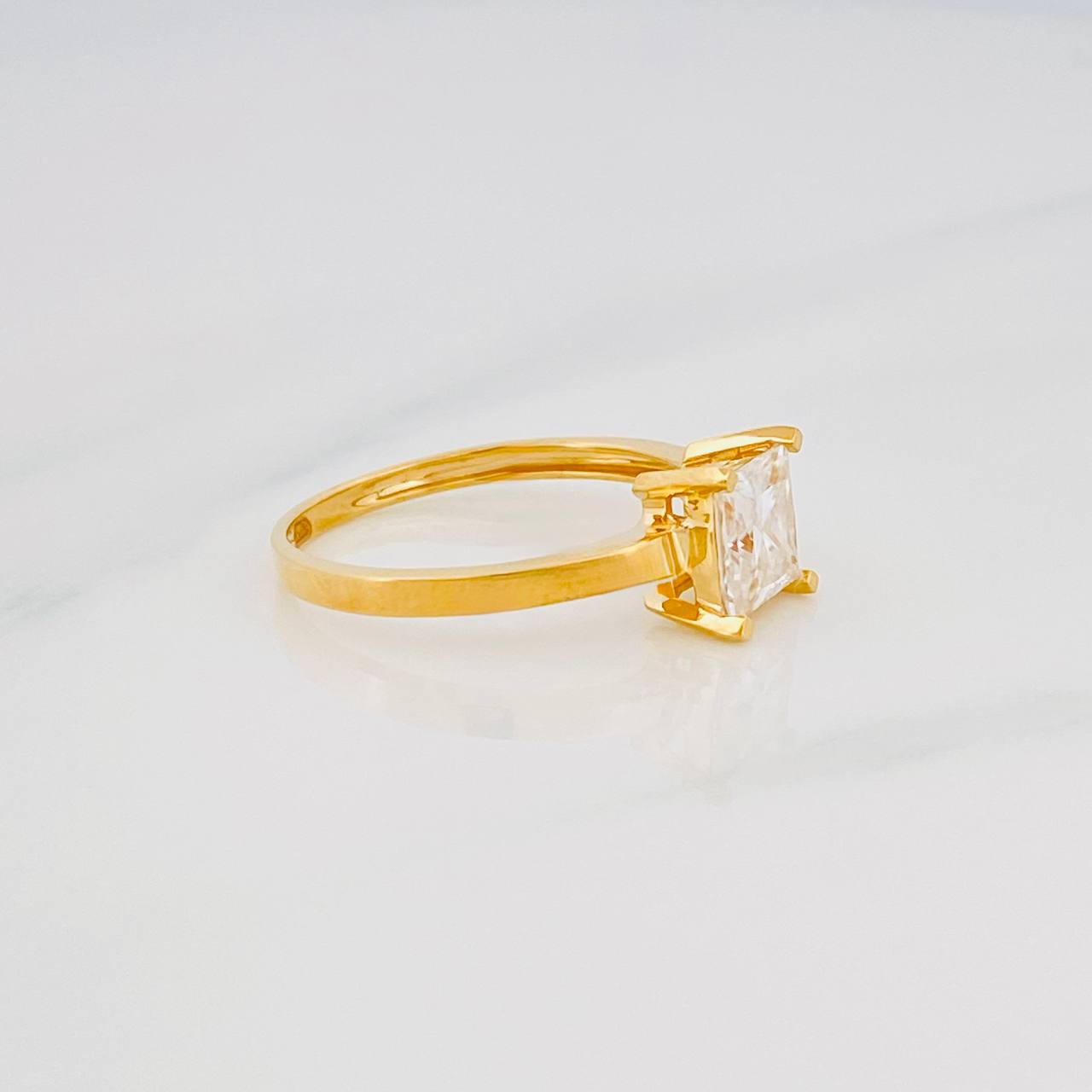 Solitaire Square Moissanite Ring 0.75 Ct 2.2g / T6 3/4 Yellow Gold 18K