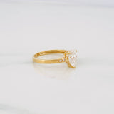 Anillo Solitario Gota Moisanita 79 Pts 2.6g / T5 3/4 Oro Amarillo 18K