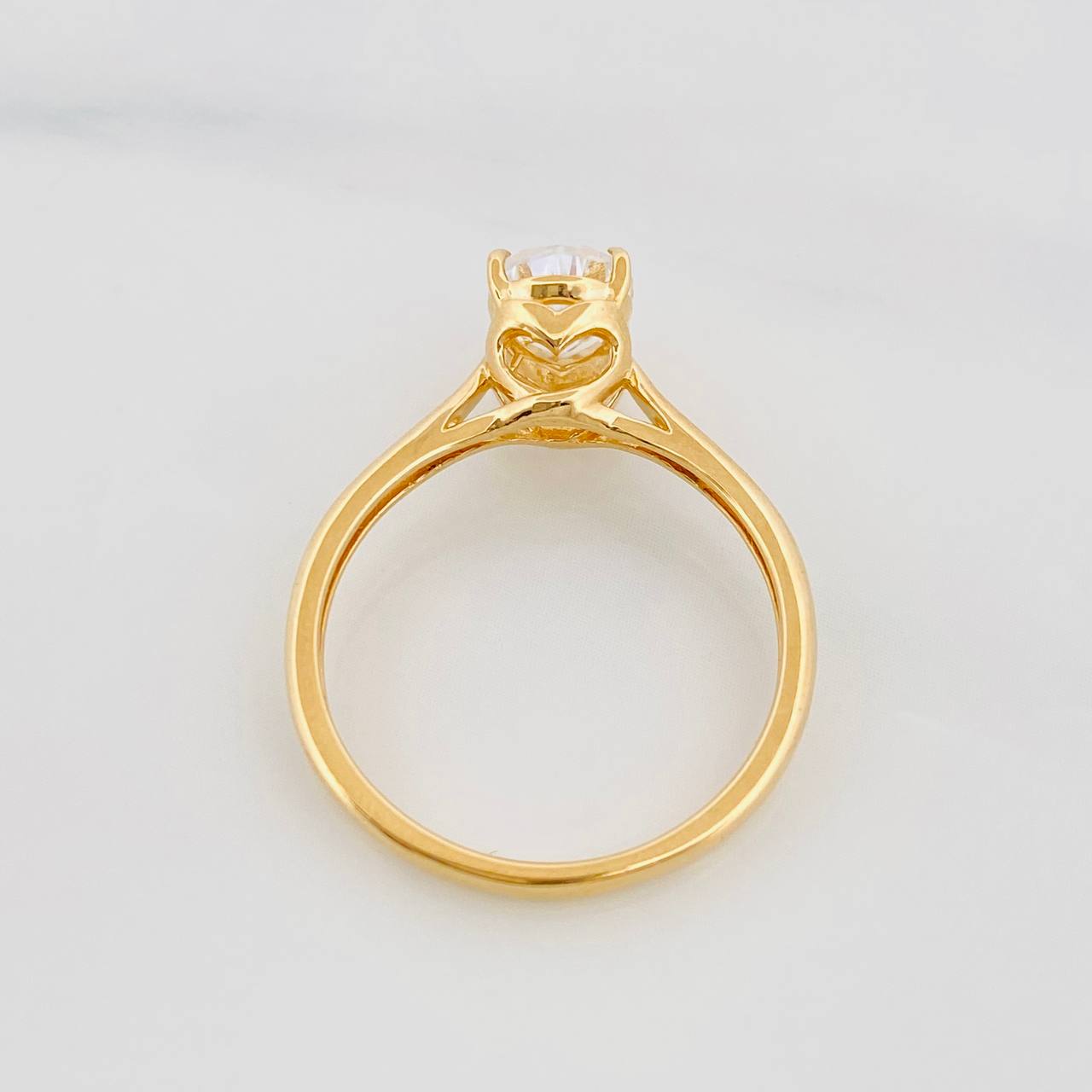 Anillo Solitario Gota Moisanita 50 Pts 2.75g / T7 1/4 Oro Amarillo 18K