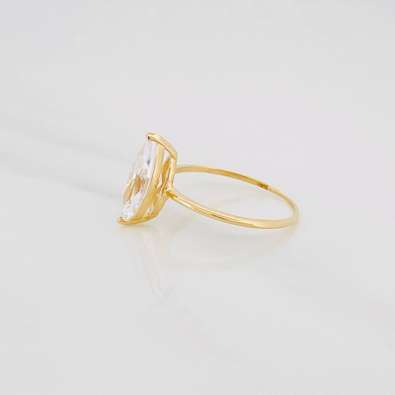 Anillo Solitario Rombo Moisanita 1 Qts 1.75g / T6 1/4 Oro Amarillo 18K
