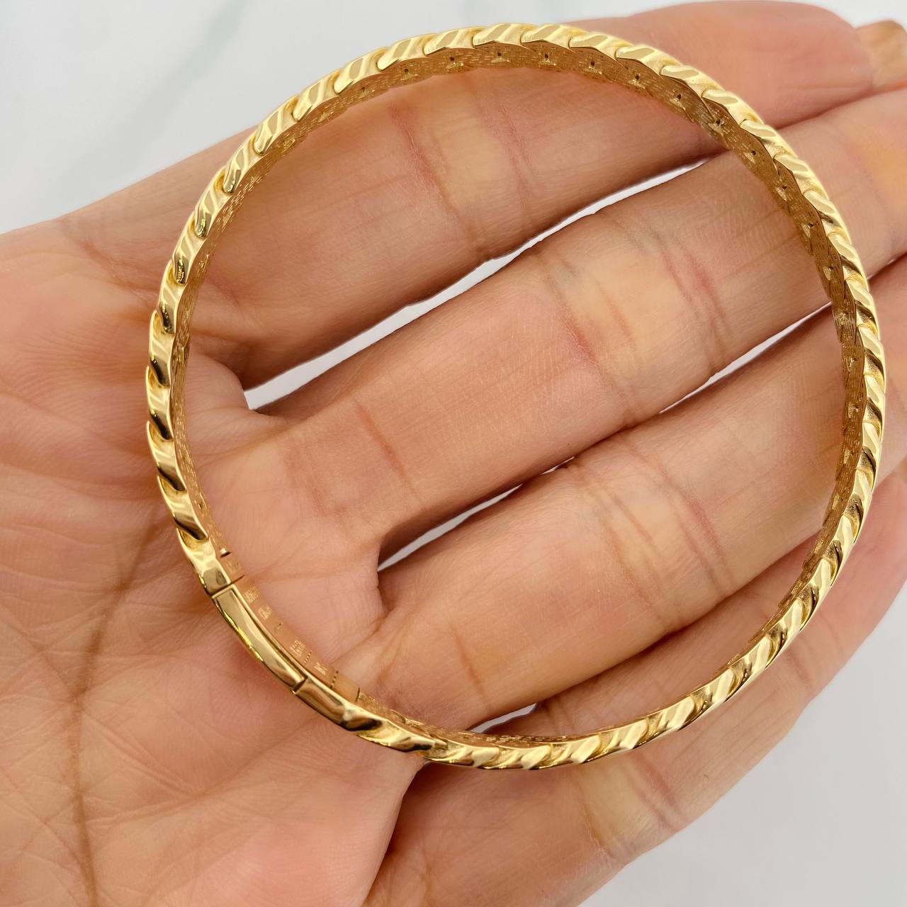 Cuban Links Bracelet Infinito 12g / 7 1/2 in / 6.5mm Yellow Gold 18K