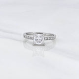 Anillo Cuatro Garras Moisanita 83 Pts 2.3g / T6 1/4 Oro Blanco 18K