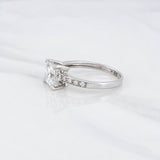 Anillo Cuatro Garras Moisanita 83 Pts 2.3g / T6 1/4 Oro Blanco 18K