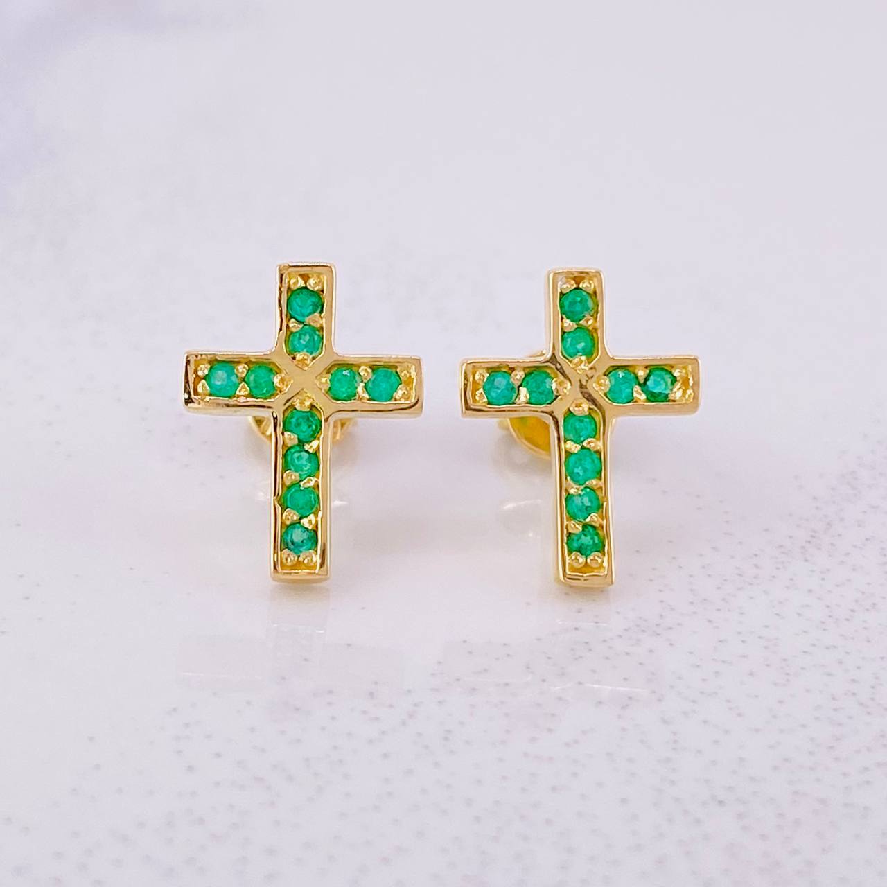 Topos Cruz Esmeraldas 32pts 2.1g / in / 11.9mm Oro Amarillo 18K