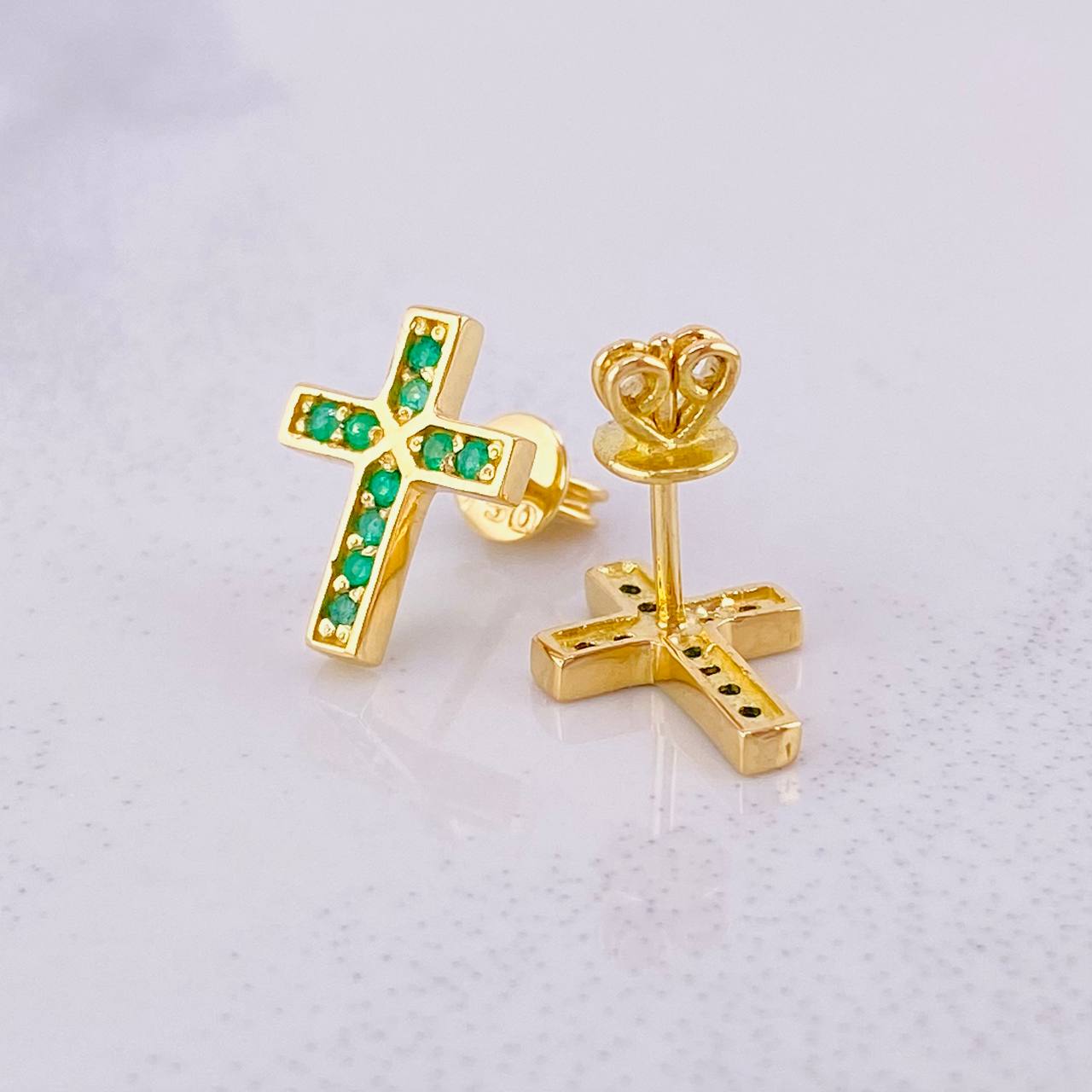 Topos Cruz Esmeraldas 32pts 2.1g / in / 11.9mm Oro Amarillo 18K