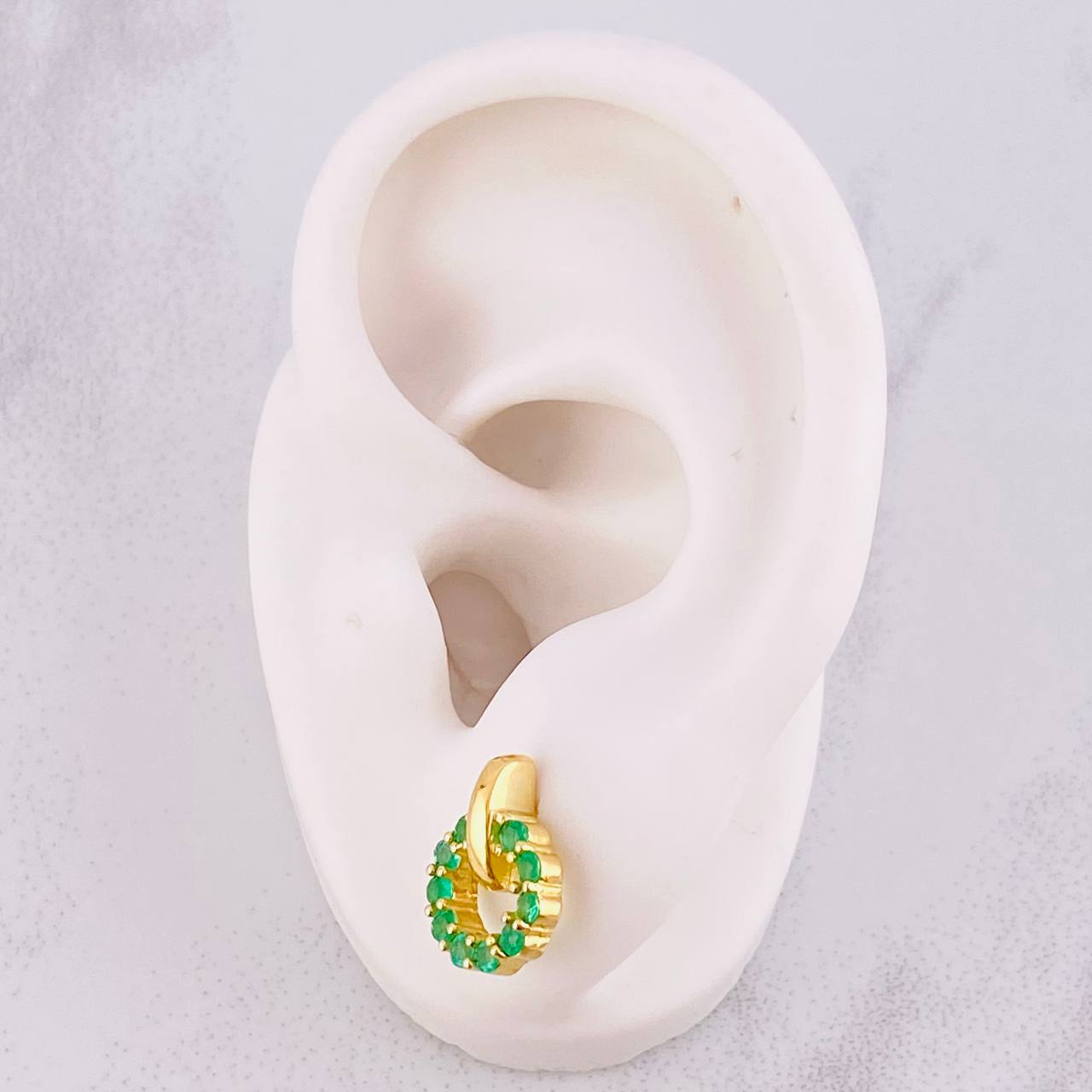 Stud Earrings Circle Dense Emeralds 76pts 4.1g / in / 12.6mm Yellow Gold 18K